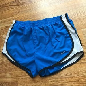 Nike Dri-Fit Run shorts size M
